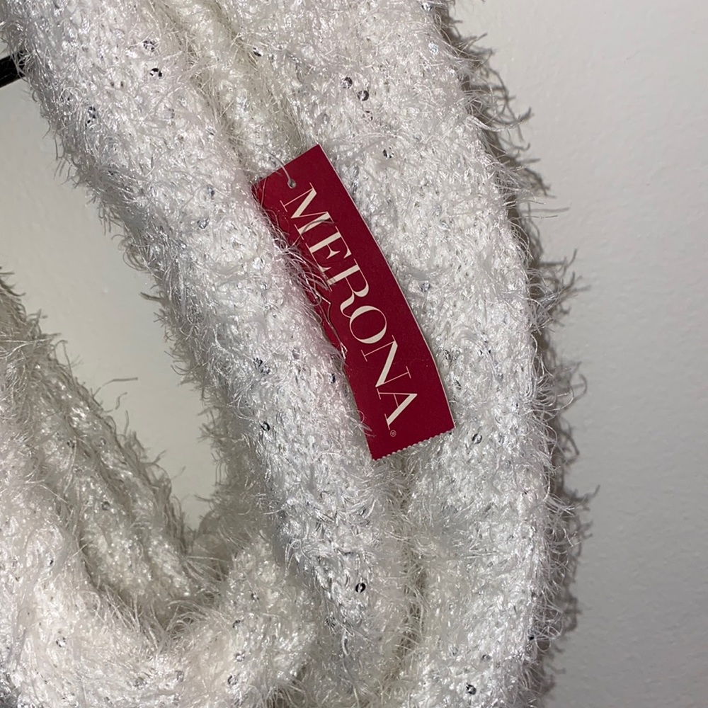 Scarf - Picture 2 of 5